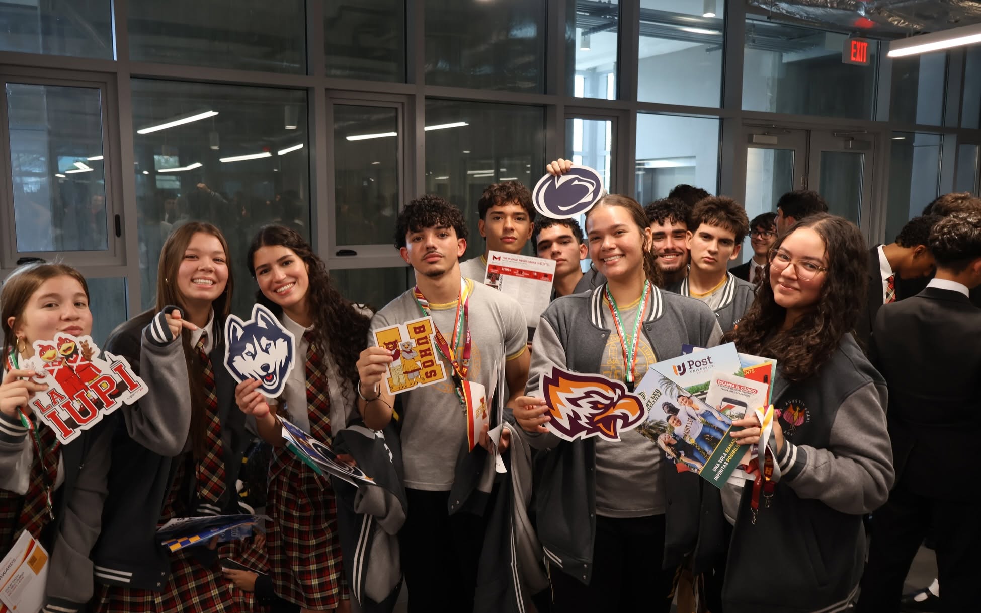 Visitas a exposiciones de universidades
